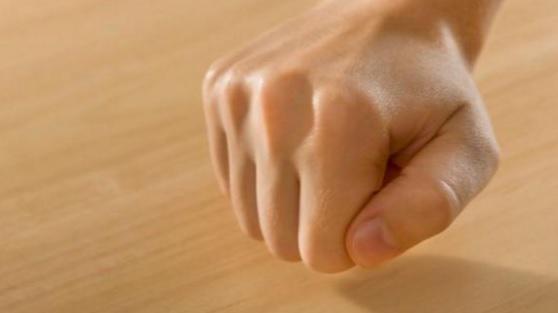 De ce obisnuim sa batem in lemn pentru a ne feri de ghinion, Foto: captura ecran