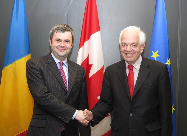 Sorin Moisa si ministrul canadian John McCallum, Foto: Arhiva personala