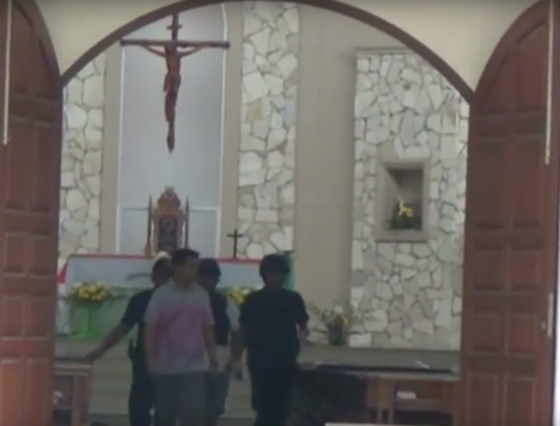 Atac kamikaze esuat intr-o biserica indoneziana, Foto: Captura YouTube