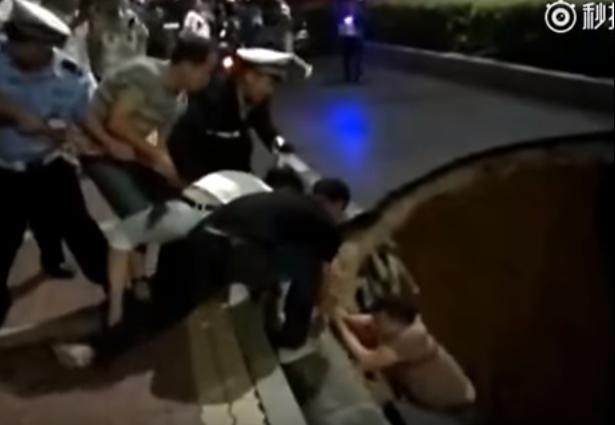 Gaura in asfalt, in China, Foto: Captura YouTube