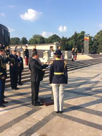 Hollande a semnat in cartea de onoare de la Mormantul Soldatului Necunoscut