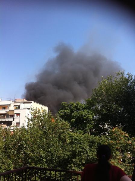 Incendiul e vizibil din vecinatate, Foto: Hotnews