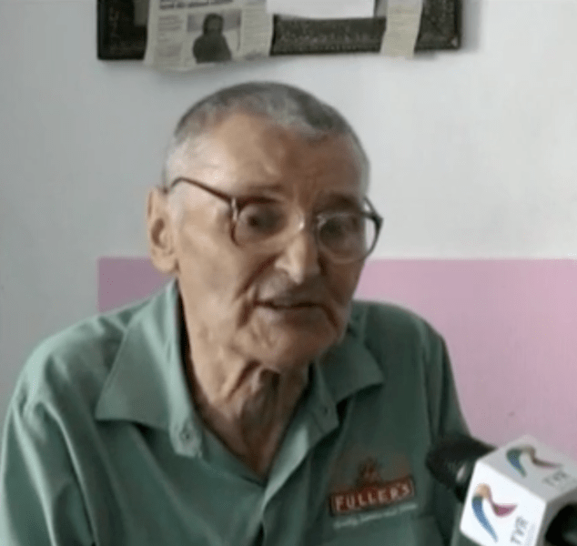 Mihail Giuran, fost detinut politic, a donat doua incubatoare spitalului din Slatina, Foto: Captura YouTube