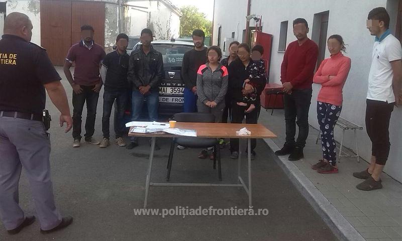Migranti care incercau sa treaca ilegal frontiera in judetul Timis, Foto: Politia de Frontiera