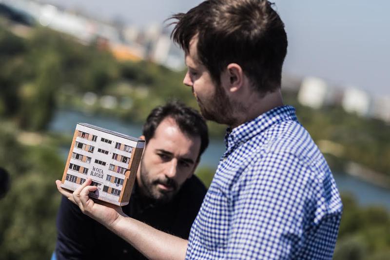 In fata blocului, Foto: Arhiva personala