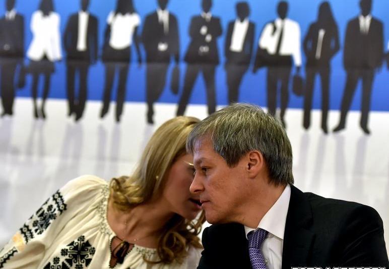 Alina Gorghiu si Dacian Ciolos, Foto: Agerpres