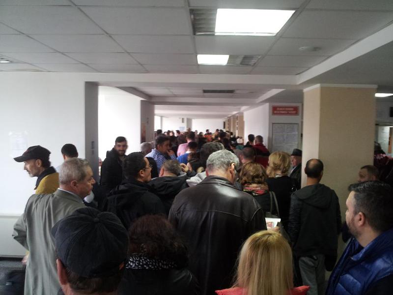 Coada la Directia Permise din Pipera, Foto: Facebook / Mircea Dunka