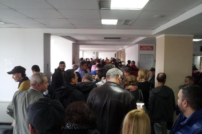 Coada la Directia Permise din Pipera, Foto: Facebook / Mircea Dunka