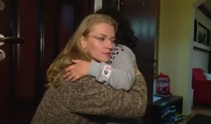 Alina Gorghiu, parodie dupa un clip cu copilul singur acasa, Foto: captura facebook