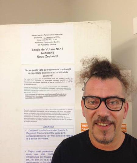 Cristian Iacob, primul roman care a votat in alegerile parlamentare 2016, Foto: Facebook - MAE