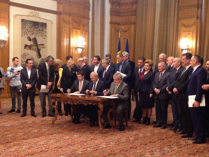 Dragnea, Tariceanu si Constantin la semnarea protocolului PSD - ALDE, Foto: Hotnews