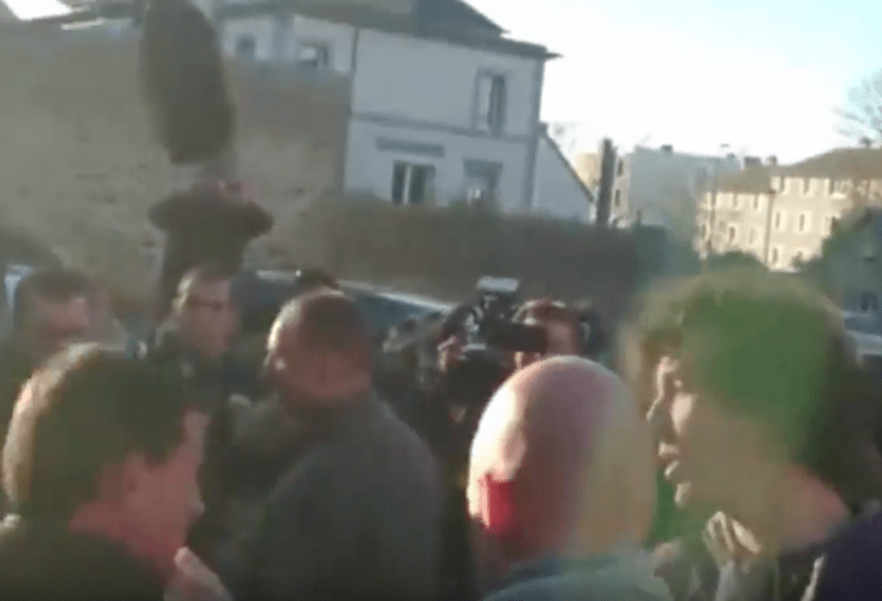 Manuel Valls, palmuit in public, Foto: Captura YouTube