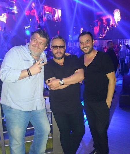 Joshua Castellano cu trabucul in club in mai 2016, Foto: Facebook / Joshua Castellano