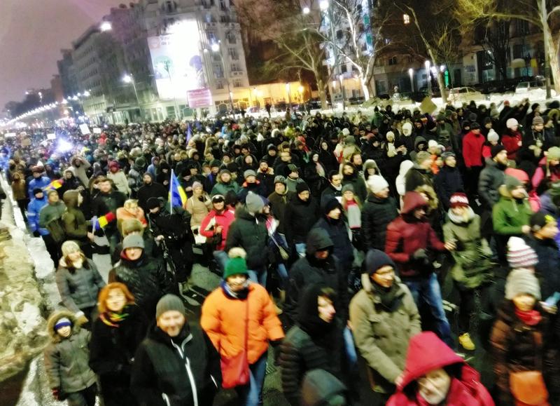 Bulevardul Magheru, plin de oameni incolonati, Foto: Hotnews