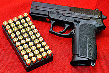 Pistol semi-automat, Foto: Wikipedia