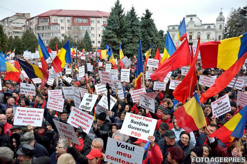 Miting pro-PSD la Targoviste, Foto: Agerpres