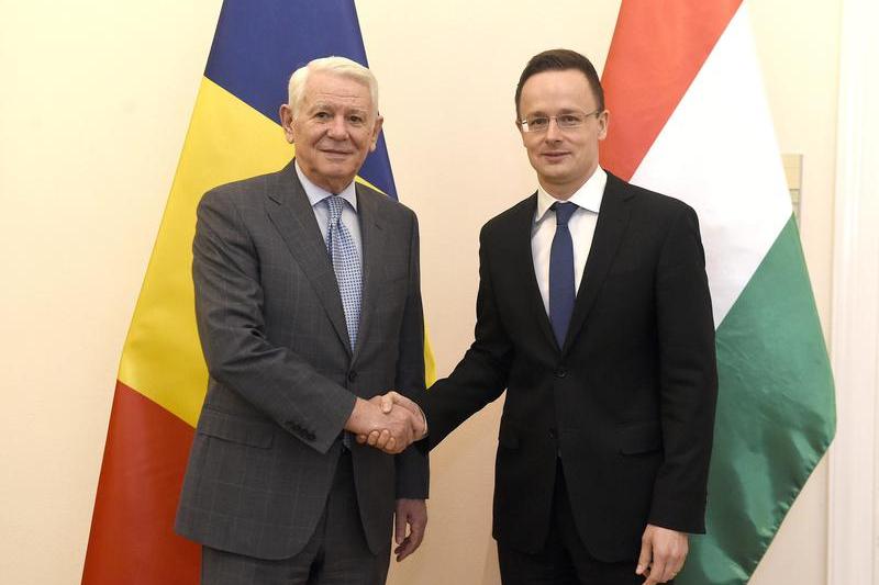 Teodor Melescanu si Peter Szijjarto, Foto: mae.ro