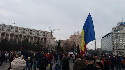 Protestatari in fata guvernului, Foto: Hotnews