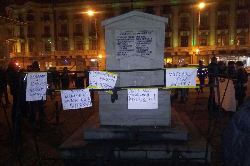 Mesajele ploiestenilor, Foto: Incomod-media