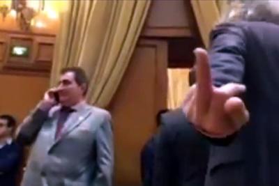 Gest obsecan al unui parlamentar, Foto: captura facebook