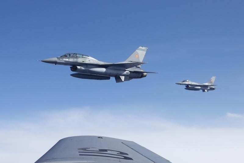 Avioane F16 ale RoAF in zbor, Foto: Fortele Aeriene Romane