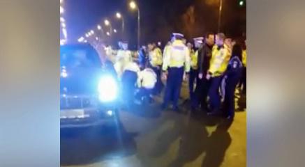 Retinerea tanarului care a tarat un politist cu masina, Foto: Captura Facebook - Radu Drift