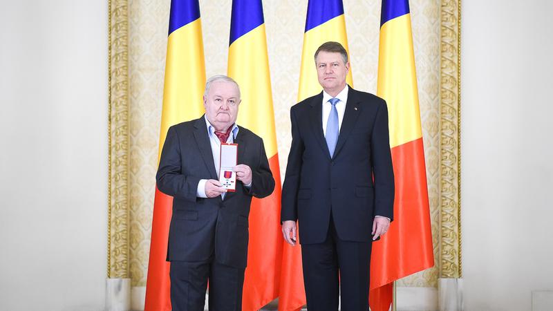 Cristian Topescu decorat de Klaus Iohannis, Foto: Administratia Prezidentiala