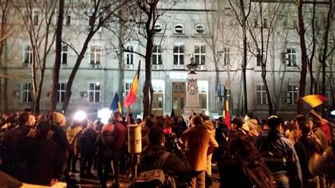Manifestantii la sediul DNA, Foto: Hotnews