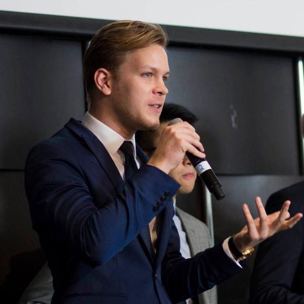 Miklos Hajnal, Momentum, Foto: Arhiva personala