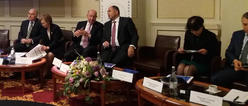 O parte a conducerii Asociatiei Romane a Bancilor la o conferinta de presa, Foto: Hotnews