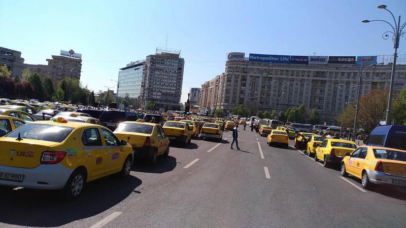 Taximetristi in Piata Victoriei, Foto: Hotnews