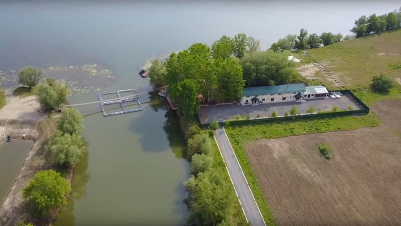 Casa de pe domeniul de pescuit lacul Belina, Foto: Hotnews