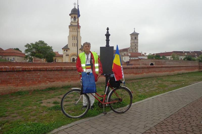 Dragomir Vlonga (73), cu bicicleta de la Alba Iulia la Bucuresti, Foto: Alba 24