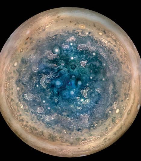 Jupiter vazut de sonda Juno, Foto: NASA