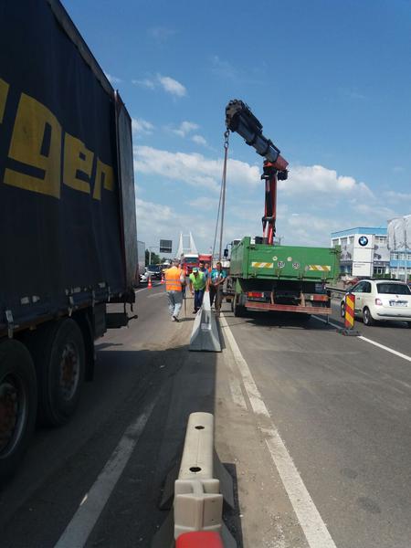Montare de parapete de beton pe Centura Capitalei, Foto: CNAIR