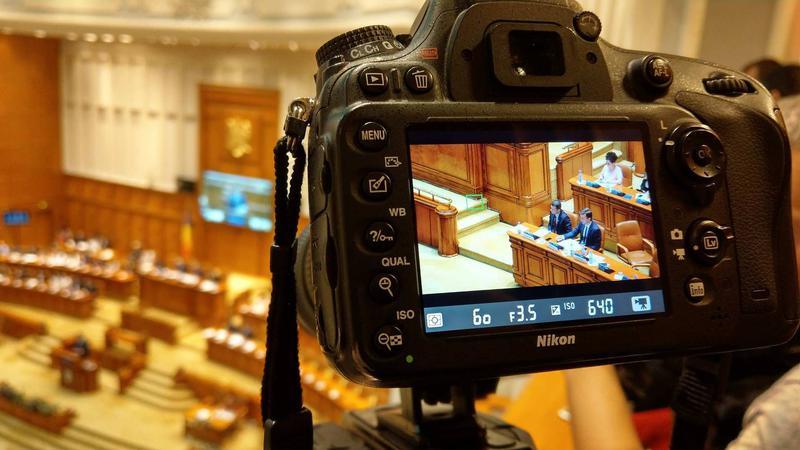 Grindeanu si Augustin Jianu, singuri in banca Guvernului, Foto: Hotnews