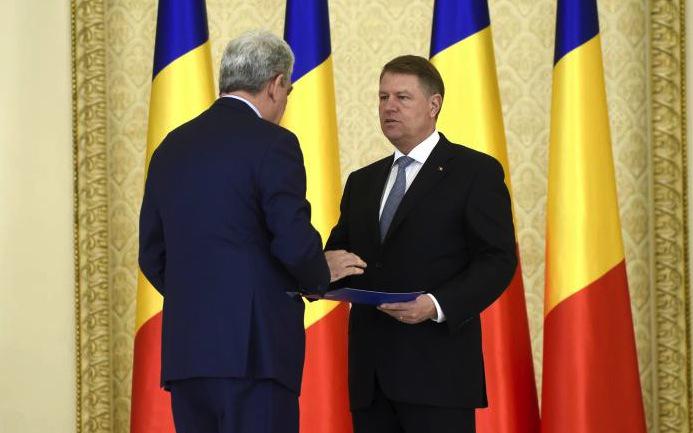 Mihai Tudose si Klaus Iohannis, la investitura in functie, Foto: Agerpres