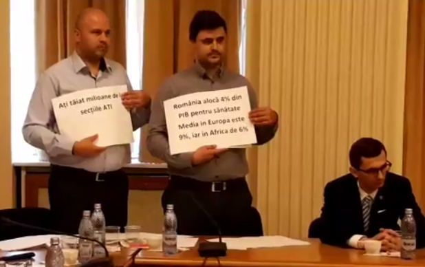 Deputati USR protestand fata de ministrul Sanatatii, Foto: Captura video