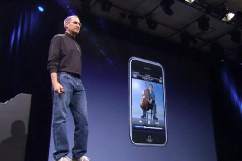 Steve Jobs in 2007, la prezentarea iPhone, Foto: Captura YouTube