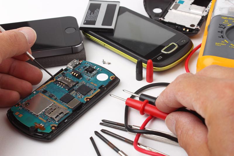 Reparatii smartphone, Foto: Dreamstime.com