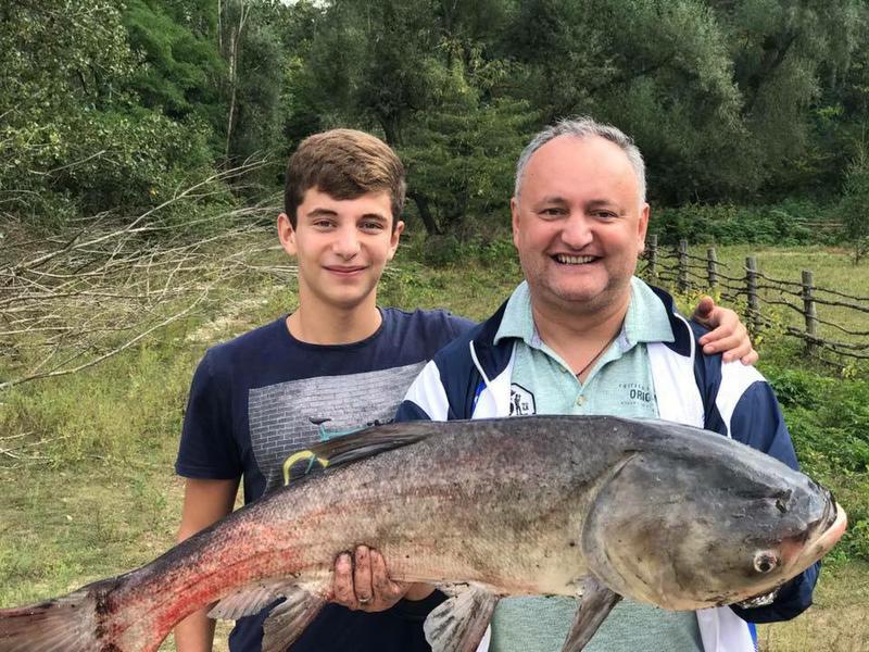 Igor Dodon la pescuit, Foto: Facebook / Igor Dodon