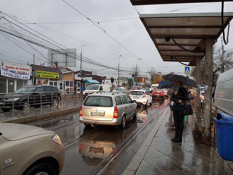 Masinile blocheaza circulatia tramvaielor, Foto: Hotnews