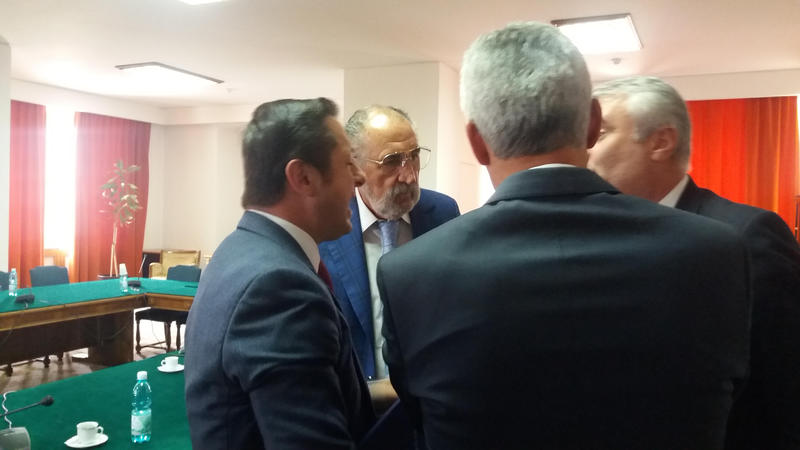 Imagine de la discutiile de dupa audieri, Foto: Hotnews