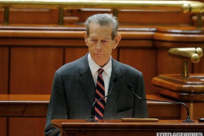 25 Regele Mihai I discurs Parlament in cadrul sedintei Camerelor reunite ale Parlamentului, cu prilejul aniversarii a 90 de ani de viata 2011, Foto: AGERPRES