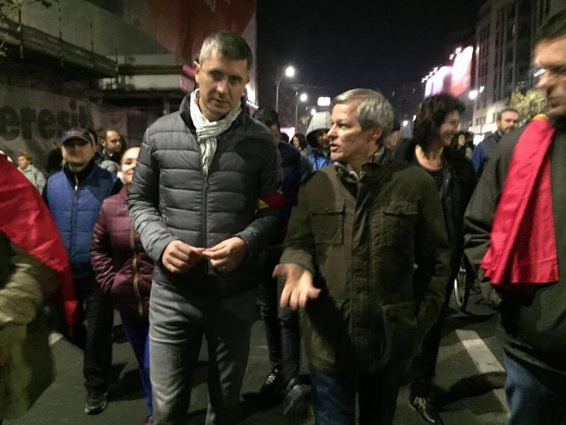 Dan Barna si Dacian Ciolos la protest, Foto: Hotnews