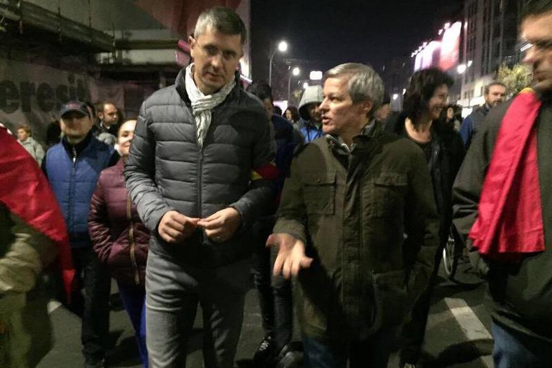 Dan Barna si Dacian Ciolos la protest, Foto: Hotnews