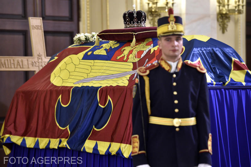 Sicriul Regelui Mihai, depus in Sala Tronului de la Palatul Regal, Foto: Agerpres