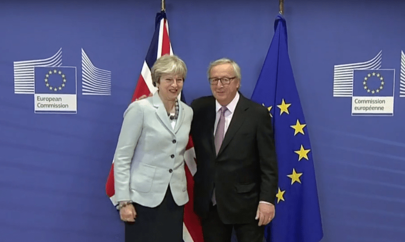 Theresa May si Jean-Claude Juncker, Foto: Captura YouTube