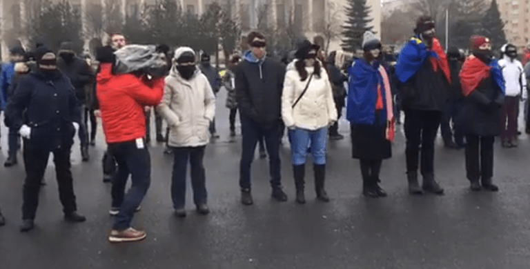 Protest mut in Piata Victoriei, Foto: Captura Rezistenta Tv