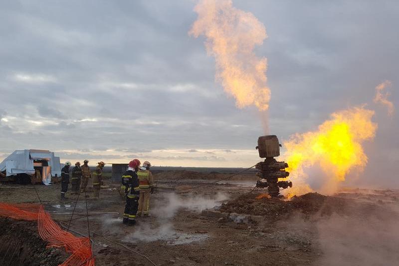 Sonda care arde la Moftinu, Satu Mare, Foto: ISU Satu Mare